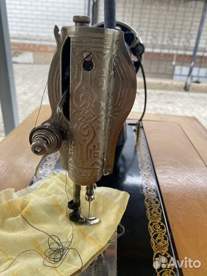 Швейная машинка в рабочем сострянии
