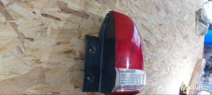 Фонарь задний правый Toyota Land Cruiser 200