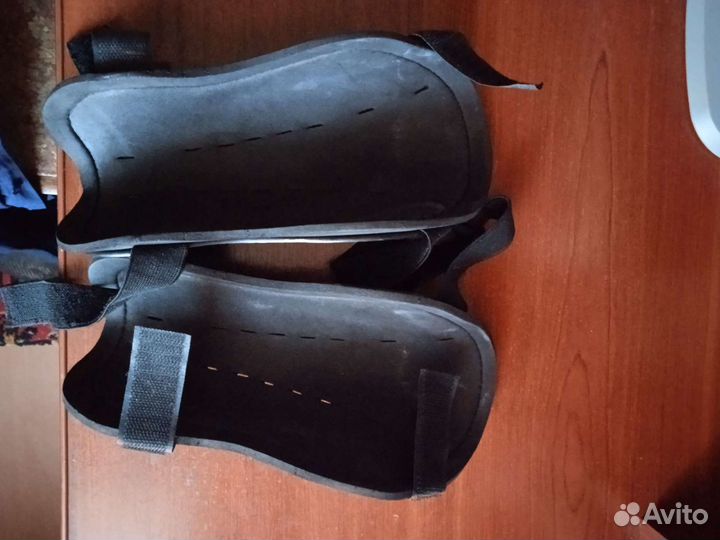 Щитки футбольные детские