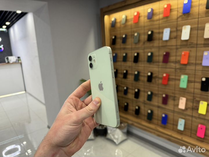 iPhone 12, 64 ГБ