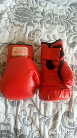 Боксерские перчатки