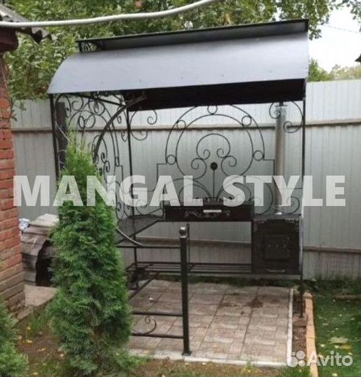 Мангал с крышей