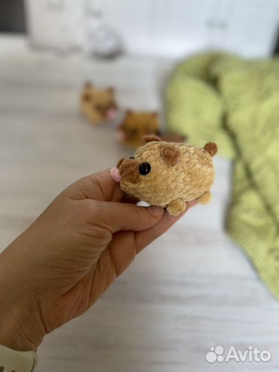 Мопс вязаная игрушка