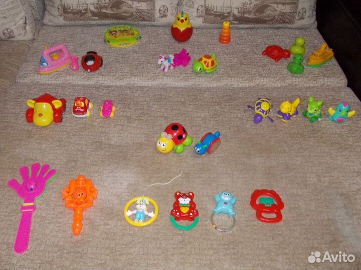 Игрушки для самых маленьких бубен, неваляшка и др