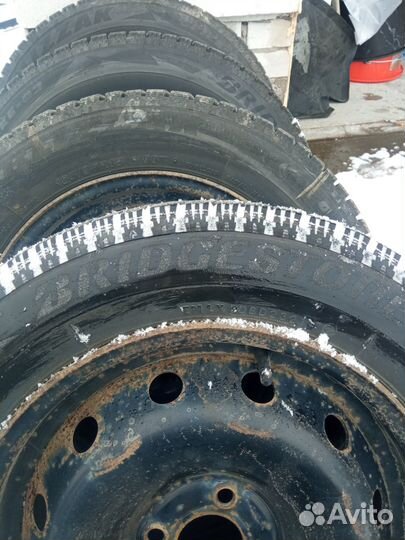 Bridgestone Blizzak Spike-02 185/65 R15 88T