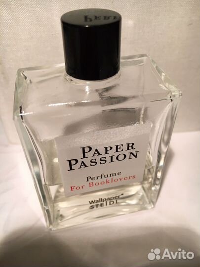 Paper Passion perfume Wallpaper