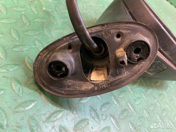 Зеркало заднего вида боковое правое Mitsubishi