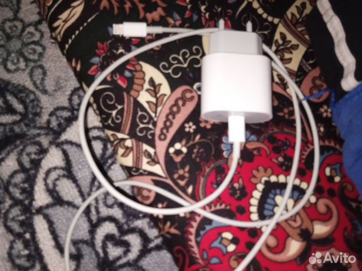 Зарядное устройство на iPhone