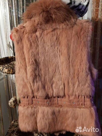 Меховая жилетка