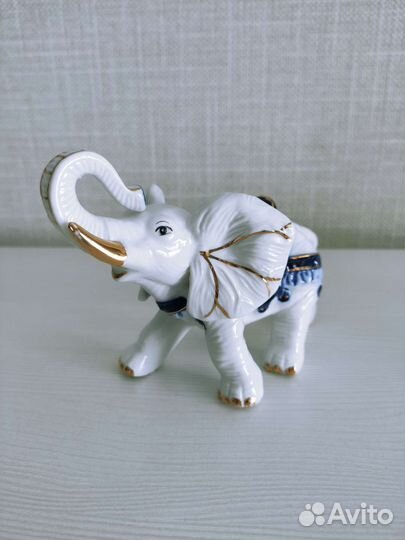 Слоник фарфоровый