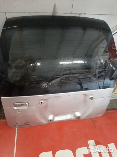 Продам заднюю дверь