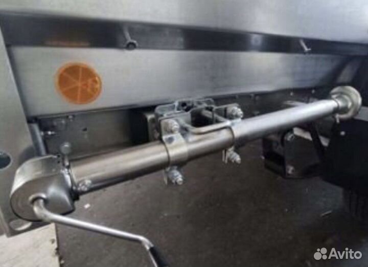 Поворотный хомут для опорного колеса