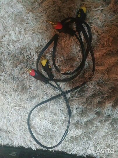 Видеомагнитофон и видеокассеты