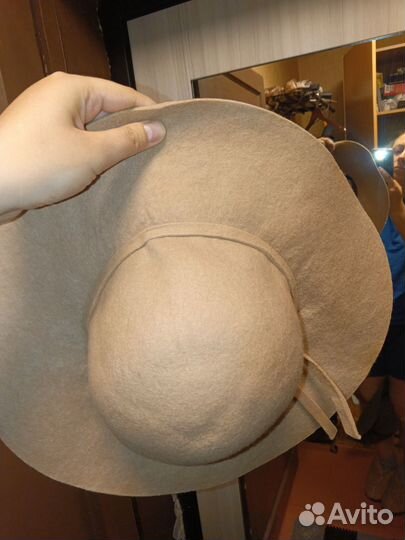 Шляпа из шерсти женская