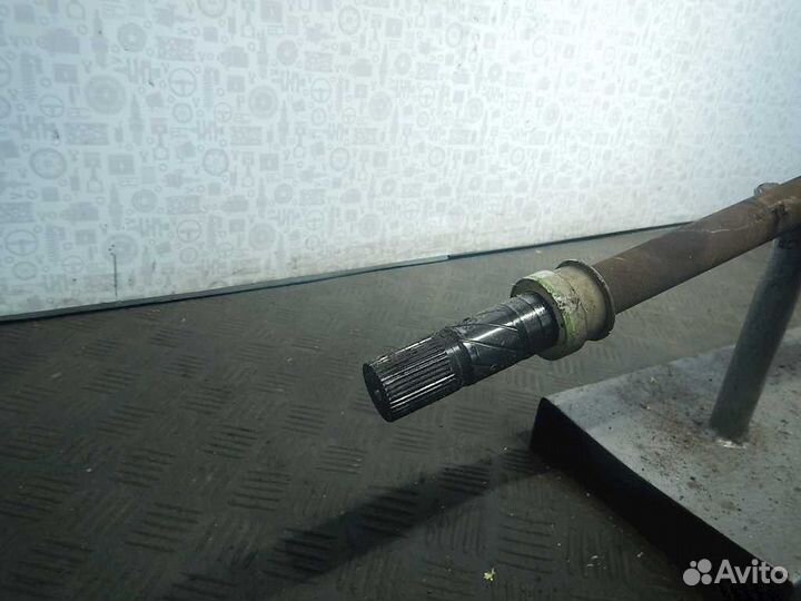 Полуось передняя правая (приводной вал, шрус)