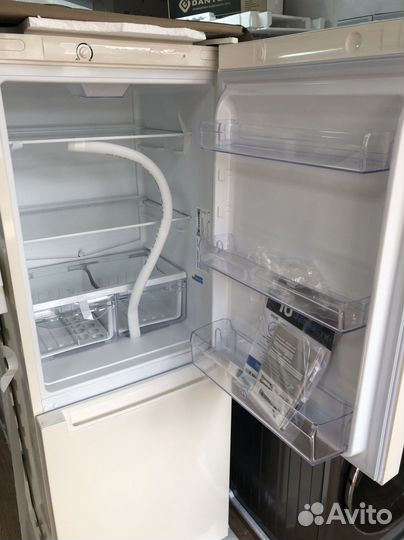 Холодильник indesit