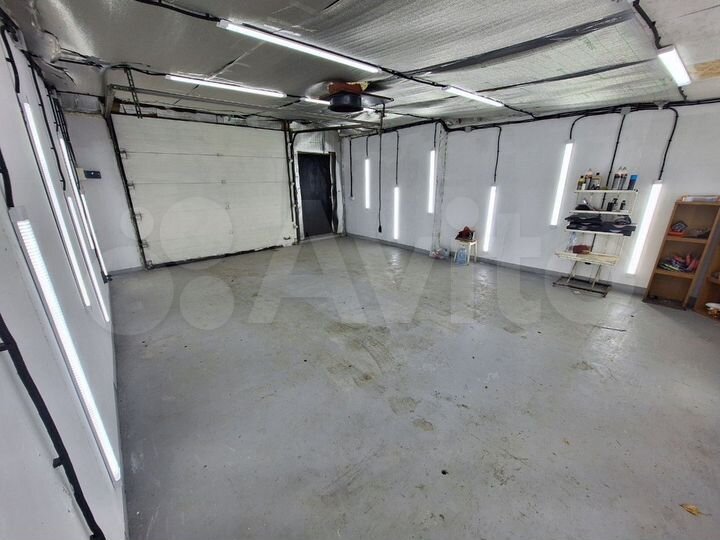 Гараж, > 30 м²