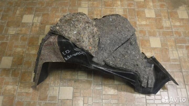 Обшивка багажника Toyota Corolla (E120) 2000-2007