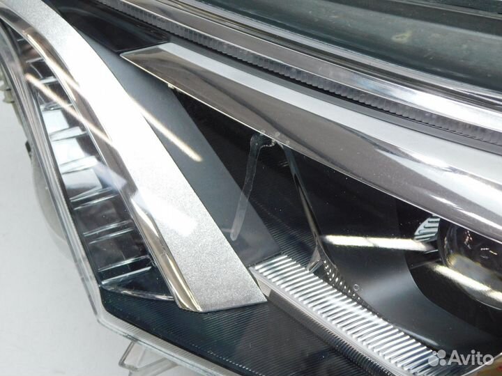 Фара левая Toyota RAV4