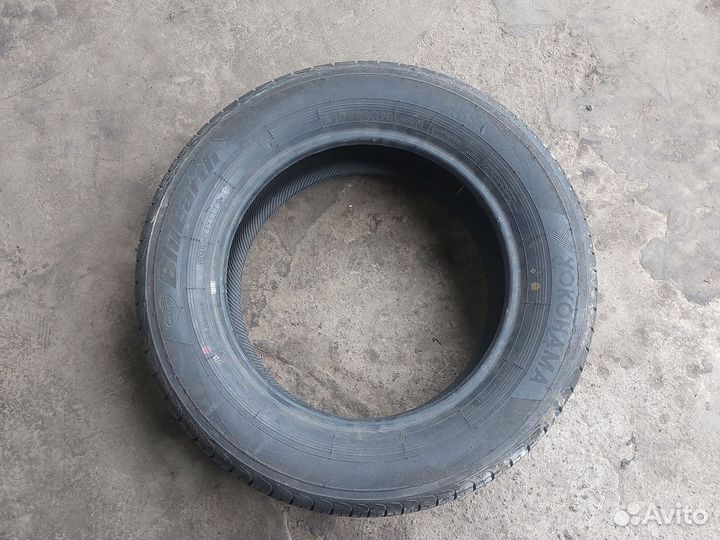 Yokohama BluEarth AE01 215/60 R16 99H