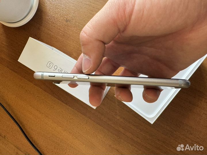 iPhone 6S, 64 ГБ