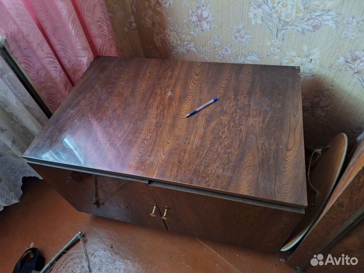 Тумбочка под телевизор