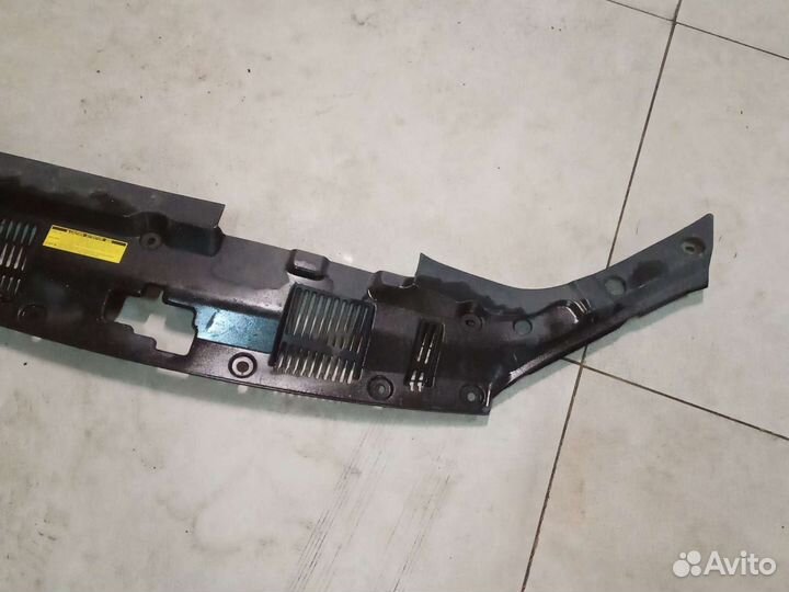 Накладка передней панели Toyota Highlander 2 U40