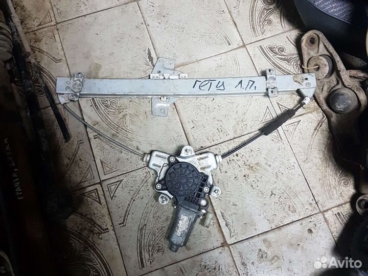 Стеклоподъемник передний левый Hyundai Getz