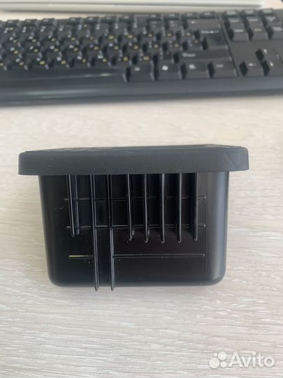 000051435AD Держатель телефона VAG