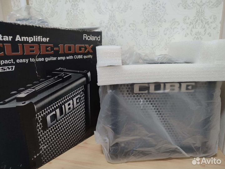Комбоусилитель Roland Cube 10GX