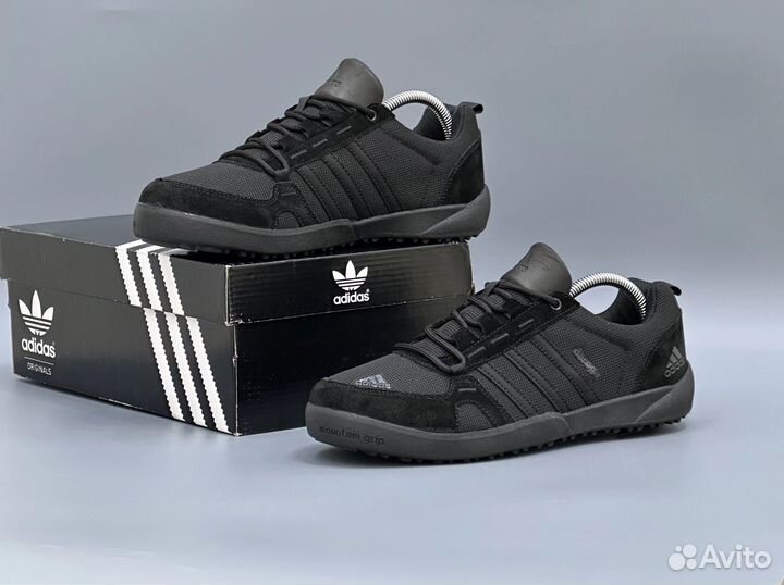 Кроссовки adidas daroga