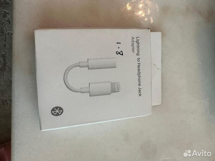 Переходник lightning to headphone Jack adapter