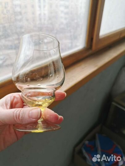 Фужер. Александритовое стекло. Коньячный бокал