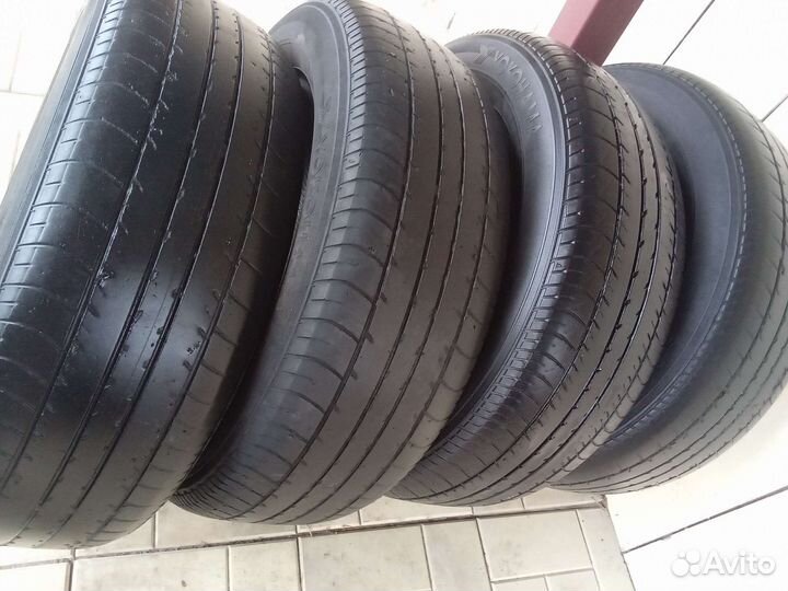 Yokohama BluEarth E70 215/60 R16