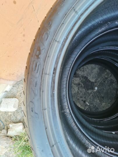 Pirelli P Zero 255/35 R19 и 285/30 R19 105Y
