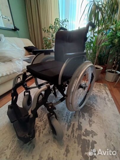 Инвалидная коляска новая