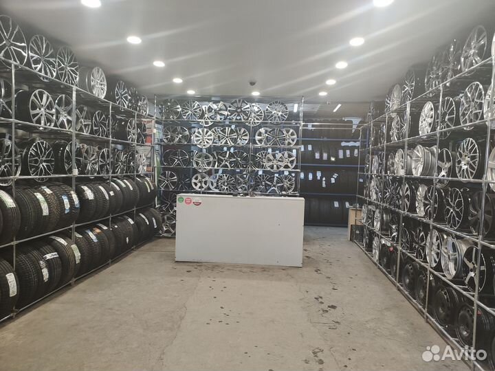 Viatti Strada Asimmetrico V-130 205/60 R16