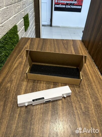 Новый белый аккумулятор samsung 11.1v 4400mAh