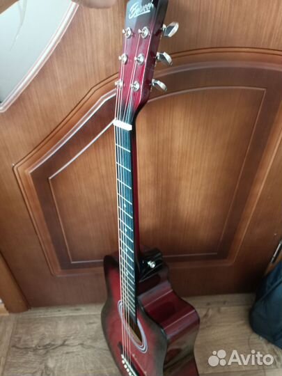 Акустическая гитара