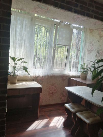 3-к. квартира, 48 м², 1/4 эт.
