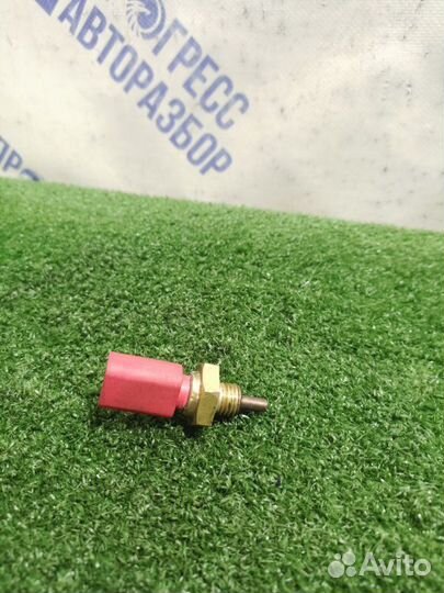 Датчик температуры охлаждающей жидкости Renault