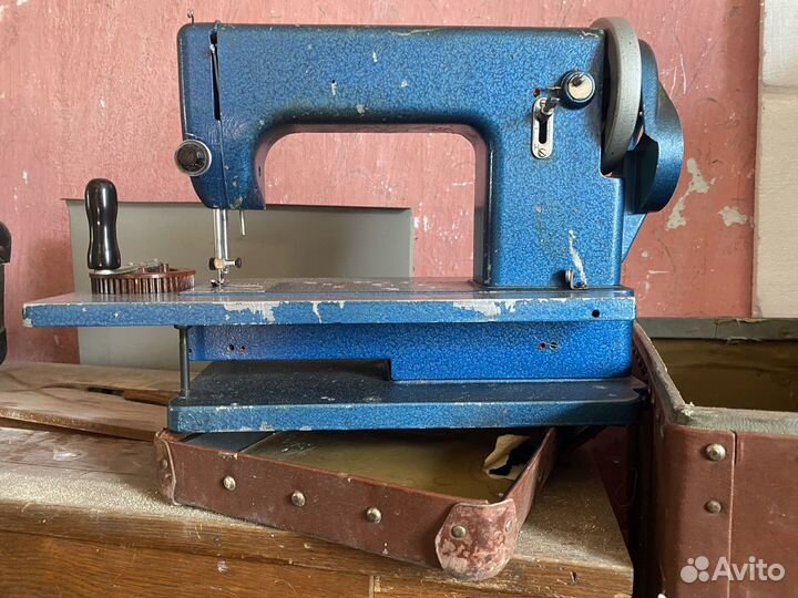 Продам 3 швейные машинки