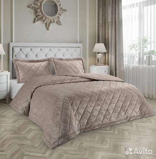 Набор (стеганное покрывало+наволочки)