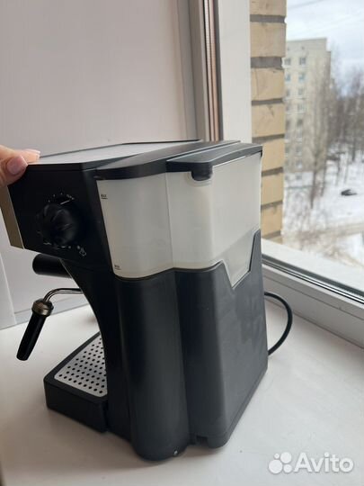 Кофеварка рожковая Redmond RCM-1503