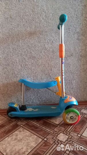 Самокат детский трехколесный с сиденьем