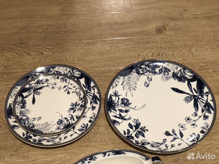 Набор столовой посуды новый на 6 персон