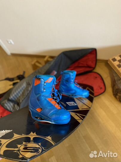 Крепления для вейкборда ronix