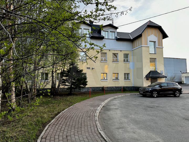 Здание, 610.9 м²