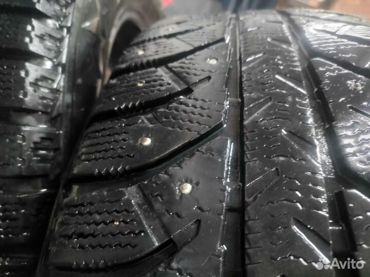 Bridgestone Ice Cruiser 7000 205/60 R16