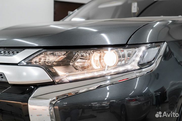 Стекло фары Mitsubishi Outlander 2018+ Левое/Право